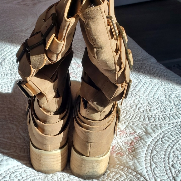Hanah Camel Boots - Picture 7 of 7
